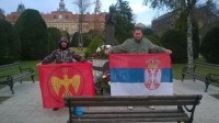 Сербские соратники у памятника