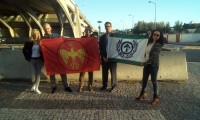 Португальские друзья с флагами организаций